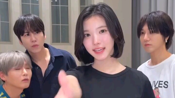 Super Junior: Siapa kamu…? Plus Hearts2Hearts 《STYLE》dengan tantangan Super Junior