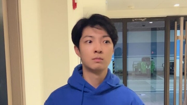 大冤种乘电梯