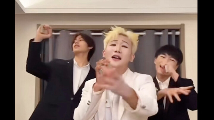 المسؤول المميز شاهد وانغ بيان يضحك لمدة دقيقة قبل أن يوافق أخيرًا على حظره.