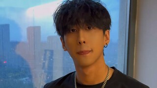 “直男倒贴通讯录☝️”