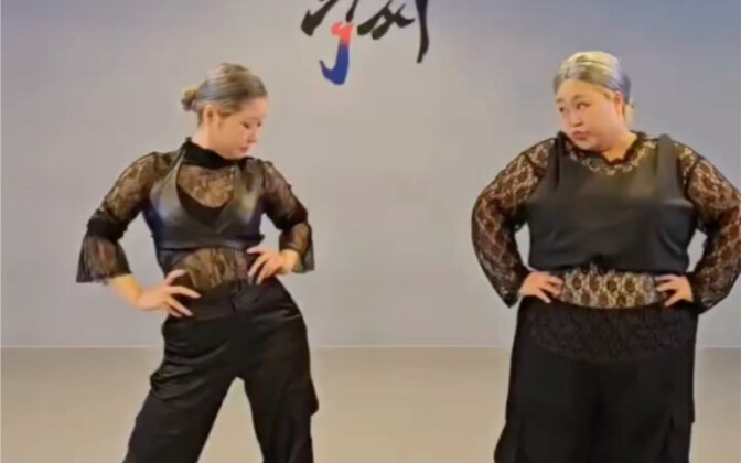 [街头女战士2] 强劲对手只用一个动作就赢了Waackxxxy