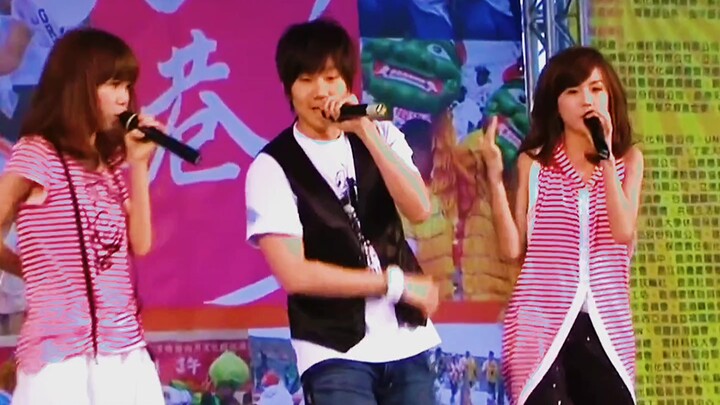 เจเจช่างขยันพาศิษย์น้องสาว BY2 ไปรับงานโชว์อยู่เรื่อยเลยนะ