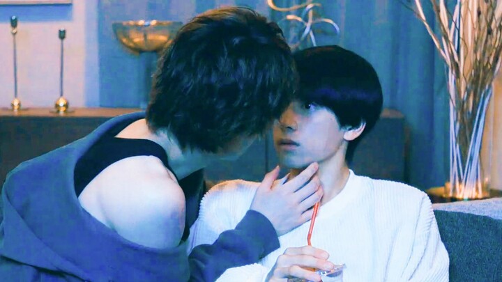 Two consecutive kisses on the “old-scholar” shoulders! Kindly took them in, only to be harassed by a