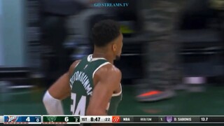 Giannis dunked over Josh Giddey 😳😳