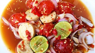 วิธีทำยำหมูยอไข่แดงเค็ม รสแซ่บ ตามรอยร้านดัง | ครัวแม่โบ