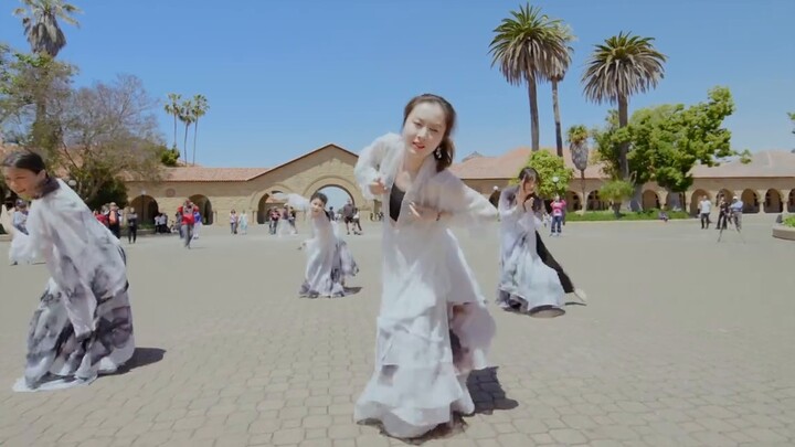 What was it like for a few i-people programmers to dance to "Floating Light" at Stanford University?