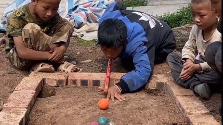 Đinh Tuấn Huy nhìn vào cũng phải lo lắng