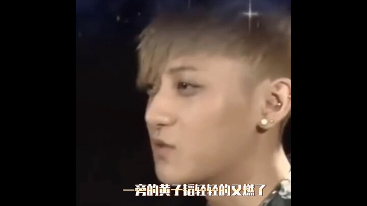 Kegigihan Huang Zitao dalam hal penampilan 😂😂