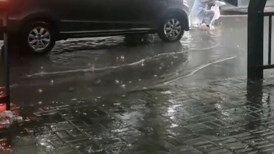 Cơn mưa này, cơn mưa này...