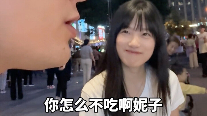 Take her to an open-air music restaurant for some fun.