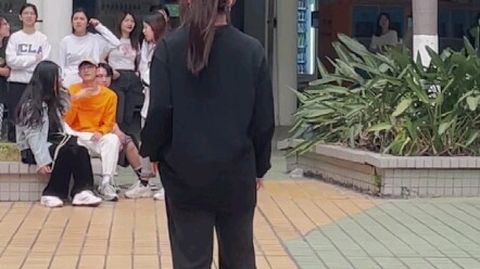 Trường đại học nào có môn khiêu vũ đường phố trong lớp giáo dục thể chất? Đó là Đại học Beihang. Đây