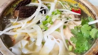 Lần đầu tiên thưởng thức món phở tôm hùm! _ Tiểu Màn Thầu