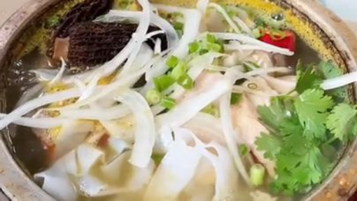 Lần đầu tiên thưởng thức món phở tôm hùm! _ Tiểu Màn Thầu