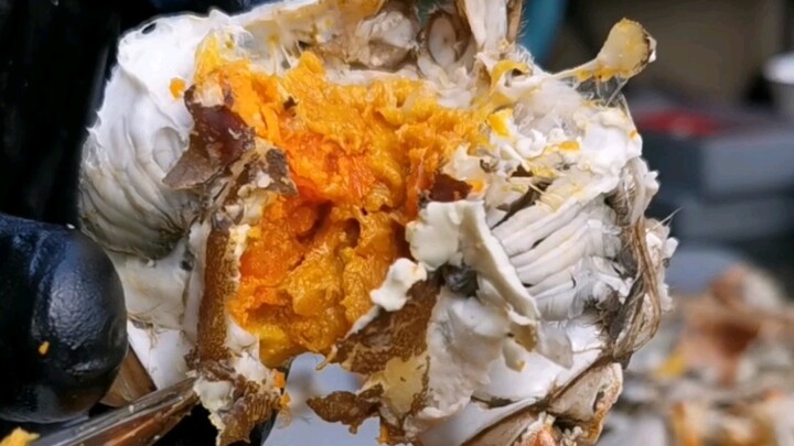 Makan kepiting mandarin seperti ini?!