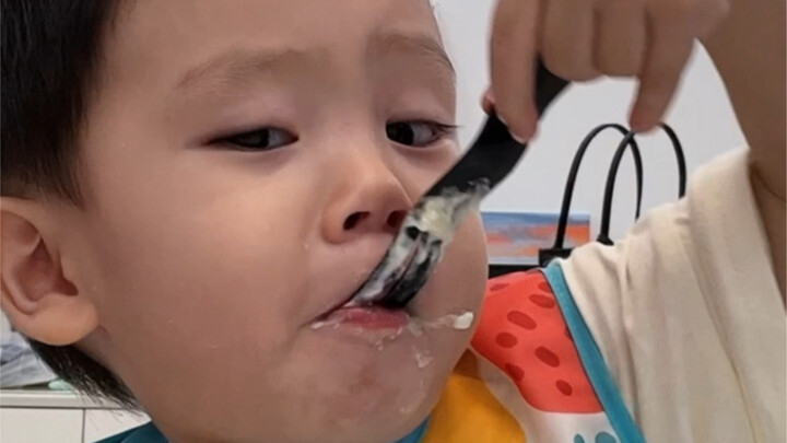 แค่กินของก็มี表情เยอะขนาดนี้ 🤭