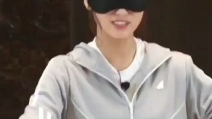 Although it's already edited, I still want to compare the upgraded dance moves of Shuai Ma.