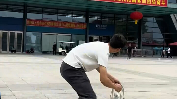 女神不回我消息 肯定是手机没电了