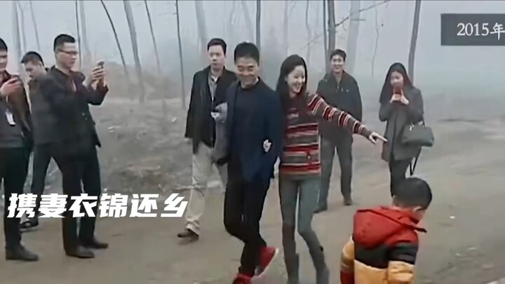 “ท่าทางการโบกมือแจกเงินของพี่ตง จนถึงตอนนี้ผมก็ยังเลียนแบบไม่ได้”