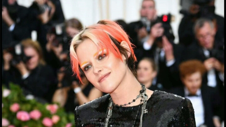 Chanel’s Sweetheart—Kristen Stewart! A Deep Dive into Her Red-Carpet Looks in Recent Years!