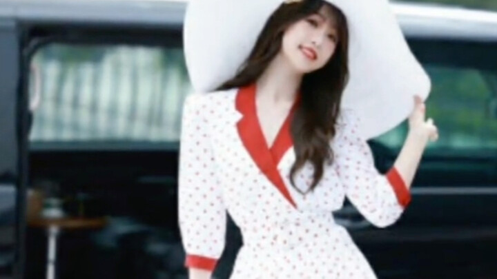 Yu Shuxin brought 300 outfits to the film set by herself!