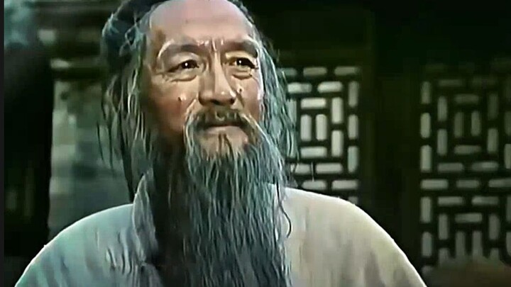 Sudah puluhan tahun menonton film kung fu, inilah satu-satunya adegan di mana tiang kayu yang dipuku