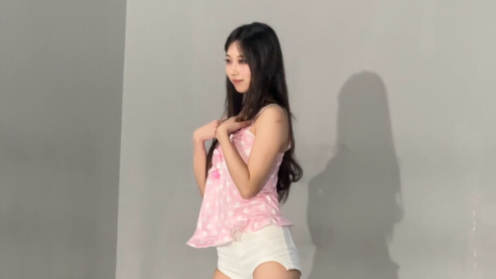 What are the conditions for falling in love, la-la-la?