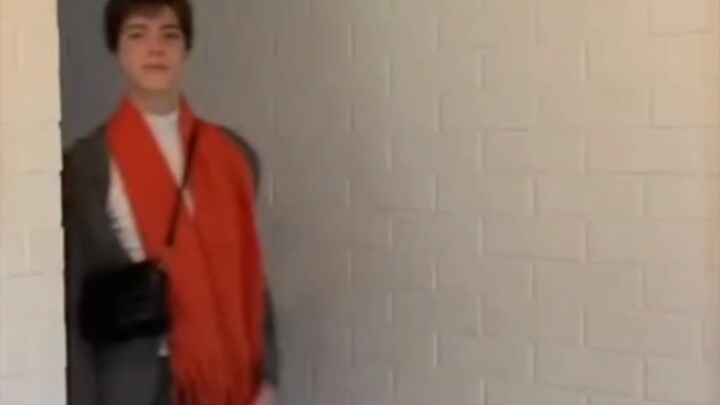 Dressing the little brothers up as big sisters is just too hilarious 😂