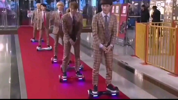 【NCT DREAM】What kind of obstacle-course game is Baobaozi’s red carpet? So cute!