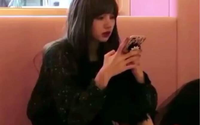 【Lisa】When Lisa is quarantined at home, hahaha!