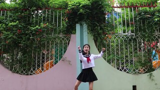 Let's dance together! Dance once a day and your worries will disappear!