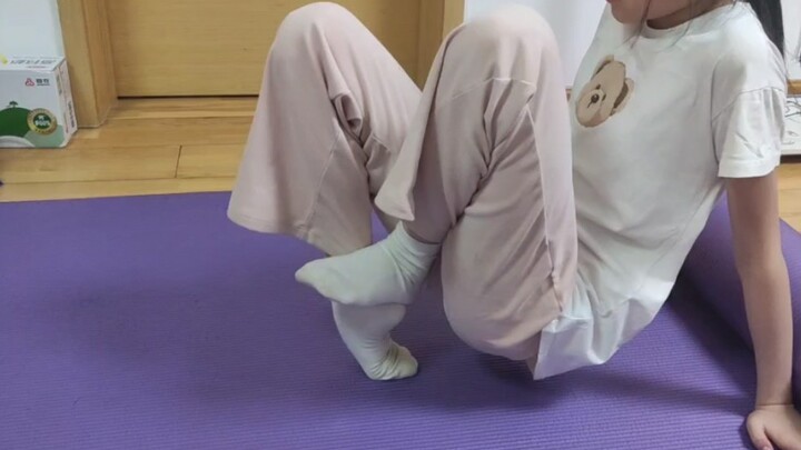 Press down on the instep～