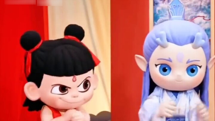 من يفهم؟ هذان الصغيران لطيفان للغاية، أوبين هو الطفل بين الأطفال، تنين الطفل اللطيف للغاية.