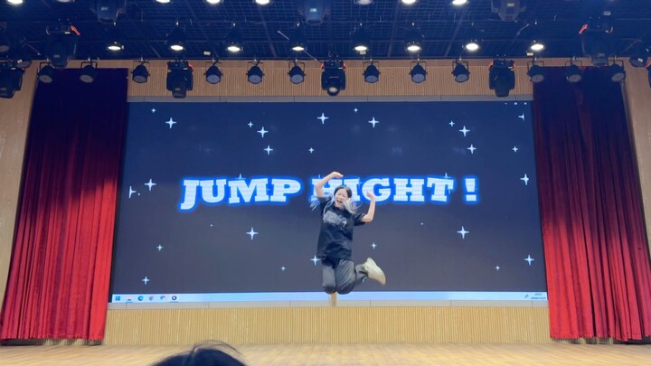 عندما يكون قائد المدرسة من أقاربك ويطالبك بأن تُظهر مهاراتك في حفل استقبال الطلاب الجدد... المزيد من