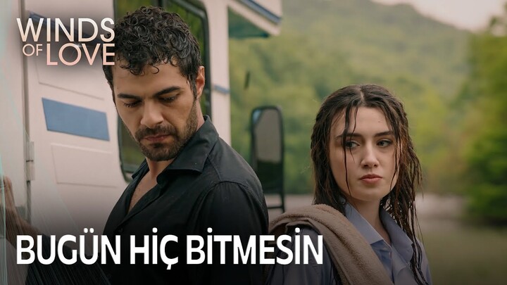 Zeynep, Halil'in kıyafetlerini giyiyor | Rüzgarlı Tepe 105. Bölüm
