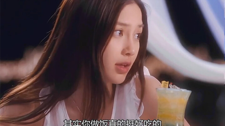 “يقول البعض إنه عندما تظهر الحب الحقيقي، يتوقف الزمن في العالم بأسره.”