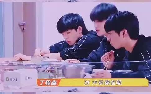 Một câu “Tìm Mã Gia Kỳ”, một câu “Anh trai cậu đây này” đã mang lại cho họ cảm giác an toàn đến nhườ