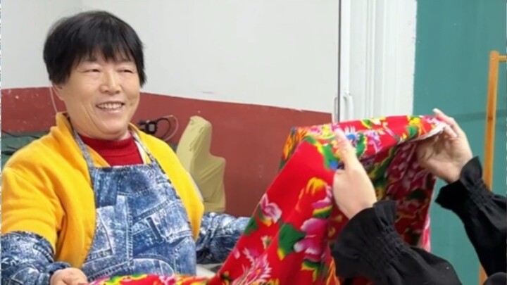 Who knows! The first customer of my grandma’s tailor shop was Xiao Zhu!!!