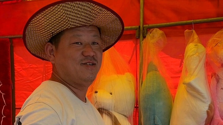 Tôi vẫn thích vẻ ngoài nổi loạn của ông chủ lúc đầu