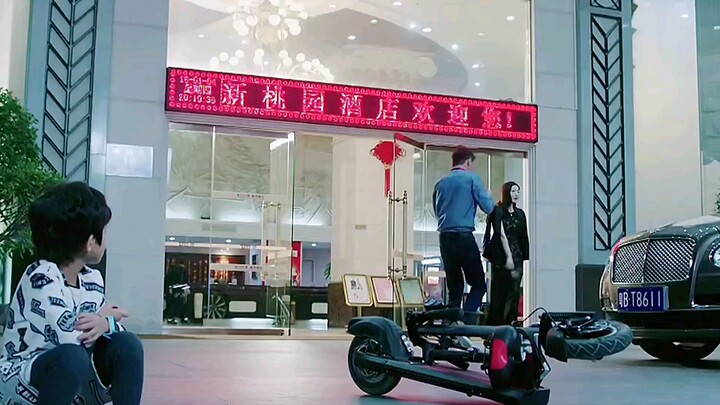 Gak nyangka ternyata om ini punya latar belakang yang gede!