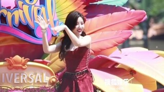 Mao Xiaotong丨Hot dance at Universal Studios💃 She is so beautiful today!!