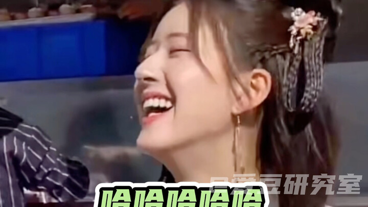 Chuyện về Triệu Lộ Tư và đôi giày nhỏ