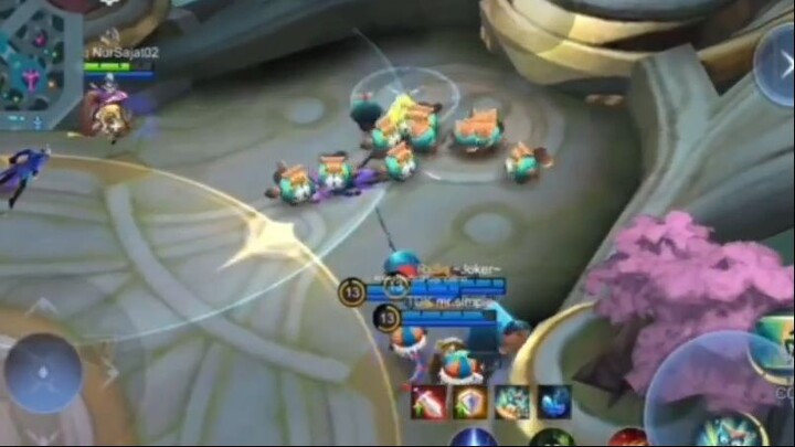 momen main diggie di mode mirror