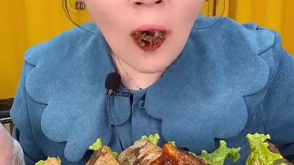 挑战超辣美食！你敢尝试吗？#吃播 #美食 #辣椒挑战 #美食分享 #好吃 #Mukbang #SpicyFood #FoodLover #FoodChallenge #Reels