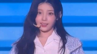 لي يوانشي رقصت بأسلوب hearts2hearts