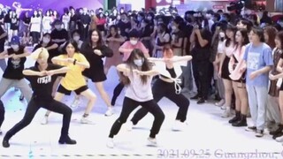 【SEVENTEEN】رقص عشوائي مذهل لـ Anyone! | رقص عشوائي KPOP في محطة قوانغتشو الحادية عشرة