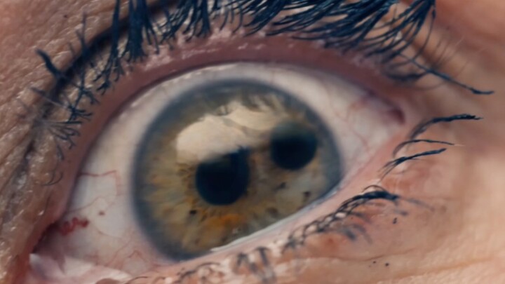 Woman Injects Herself with a Dose of Decomposition Serum—And the Next Second, a Brand-New Body Rips 