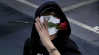 可恶 玫瑰都迷不倒你