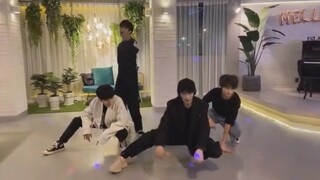 Some people have never seen a group dance. Ding Chengxin and his friends danced together in Korea to