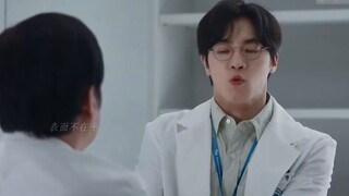 This is the cool drama I want to watch! It's crazy, cool, and a little bit funny. What's going on?