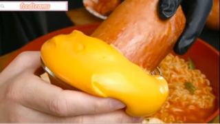 Bát mì và xúc xích khổng lồ phần 3 #mukbang